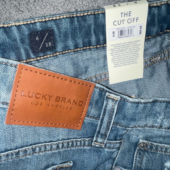 NWT Lucky Brand The Cut Off Distressed Jean Shorts Size 6/28 - Picture 4 of 9